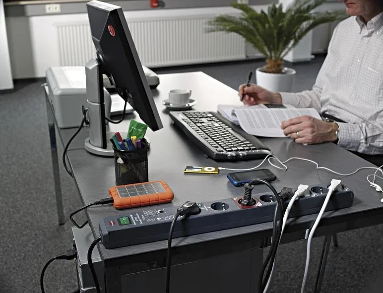 Steckdosenleiste Secure-Tec 8-fach, mit Überspannungsschutz 19.500A, grau - 1