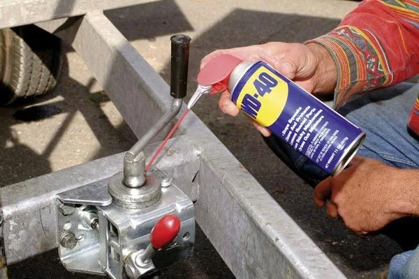 WD40 Universalspray 300ml inkl. Kanister-Handpumpe - 0