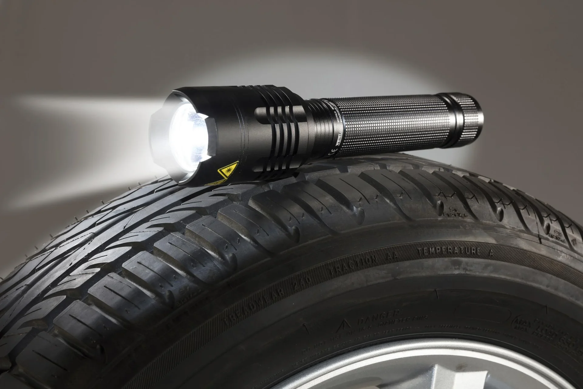 Power CREE LED Taschenlampe mit 20 Watt - 5