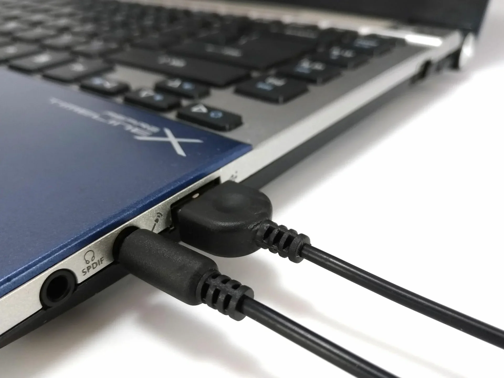 Stereo 2.0 Lautsprecher für Notebook/PC in schwarz/weiß - 0