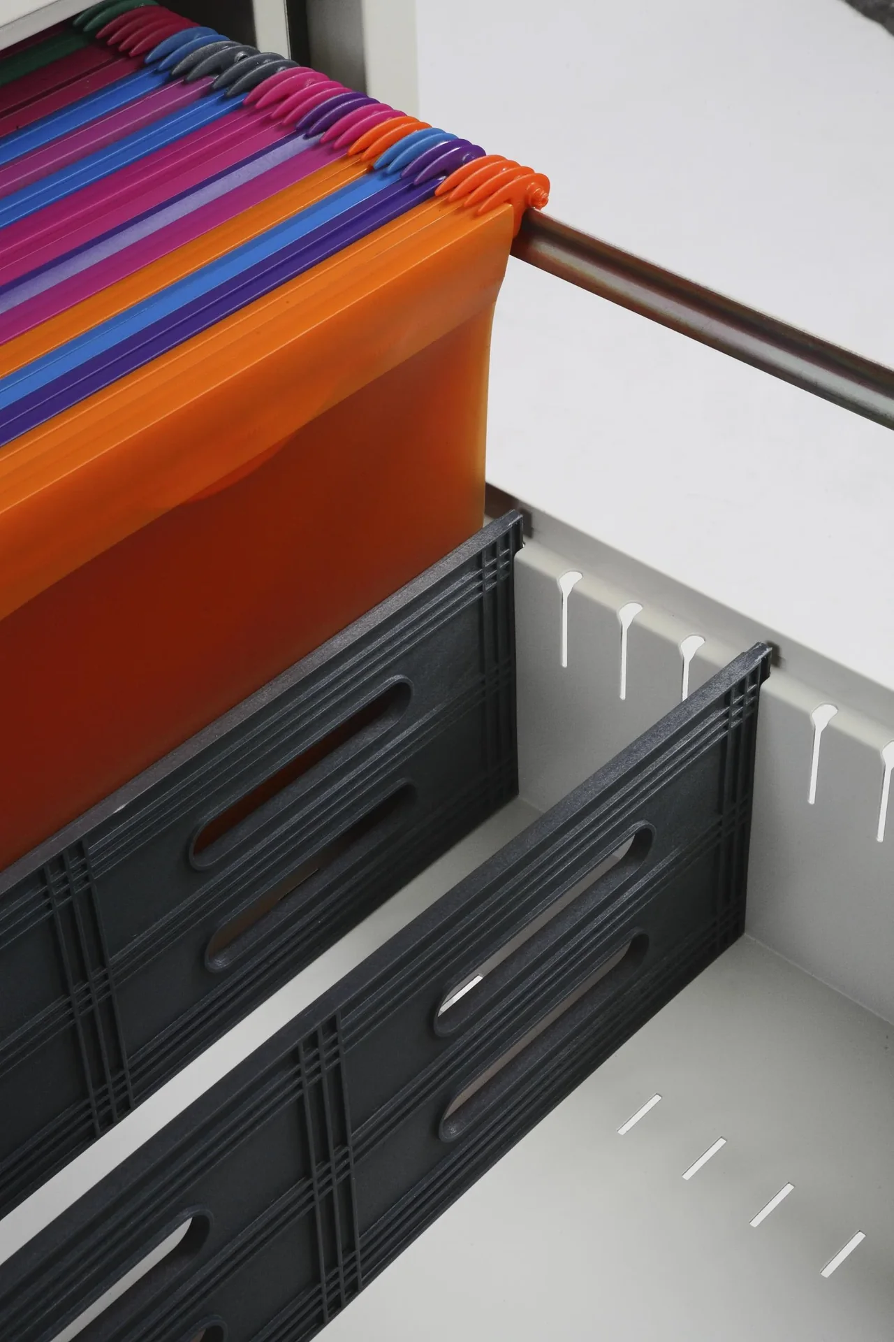 Aktenschrank World Class Vertical Fire File mit 4 Schubladen und Schlüsselschloss - 1