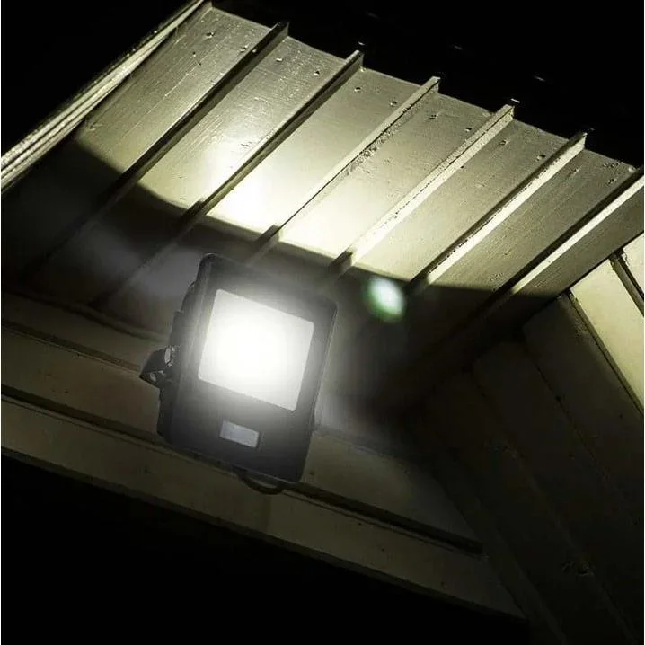 VT-138S LED-Flutlicht mit Sensor - 30 W - 2340 Lm - 3000K - Schwarz - 2
