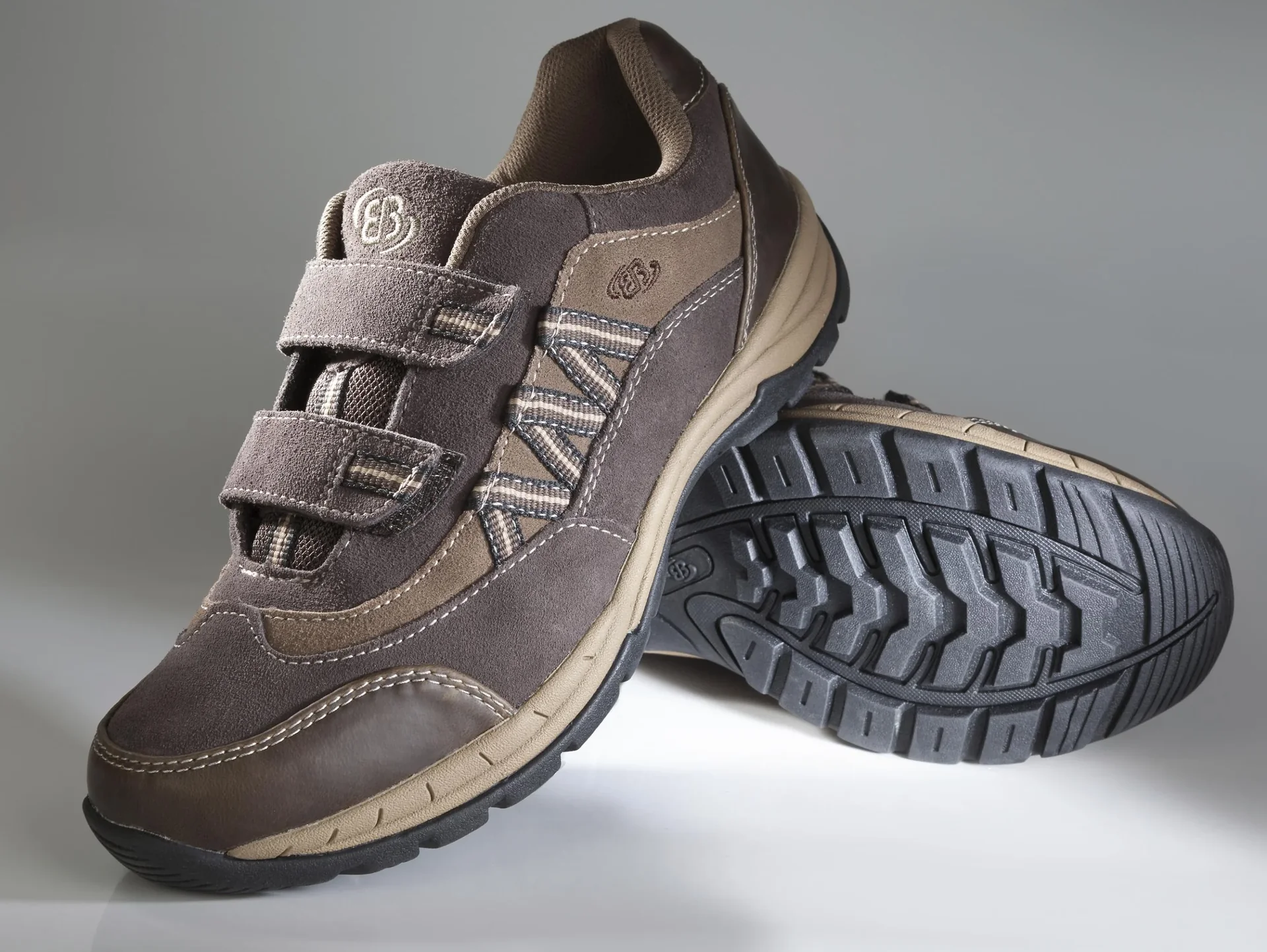 Freizeitschuhe mit Klettverschlüssen, Farbe braun, Gr.39 - 0