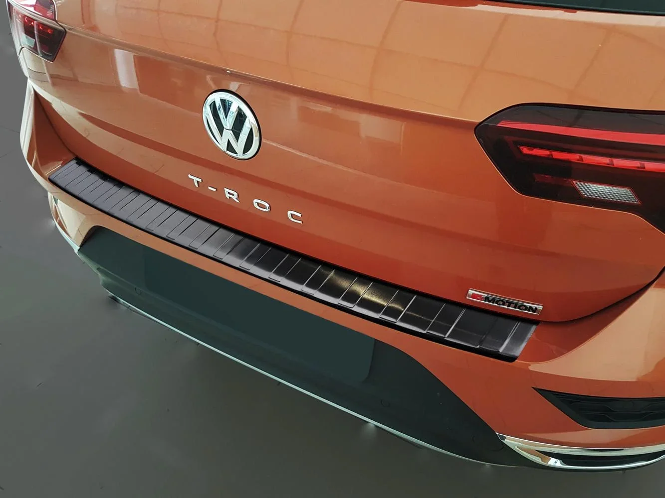 Ladekantenschutz Edelstahl graphite / black für VW T-Roc, Baujahr 2016> - 0