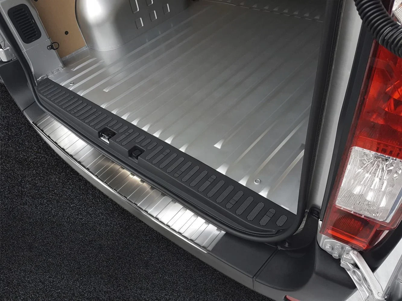 Ladekantenschutz Edelstahl für Renault Master III, Baujahr 2014>, FL 2014> - 0