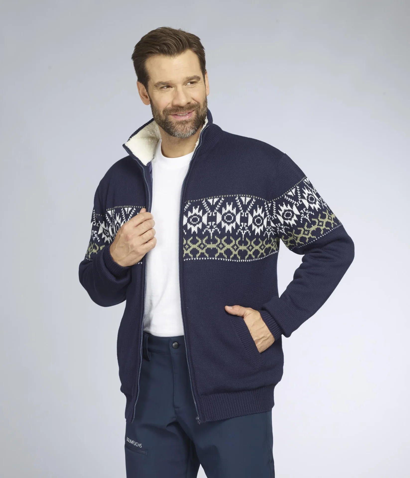 Strickjacke gefüttert, Farbe navy/grün, Gr.M - 4