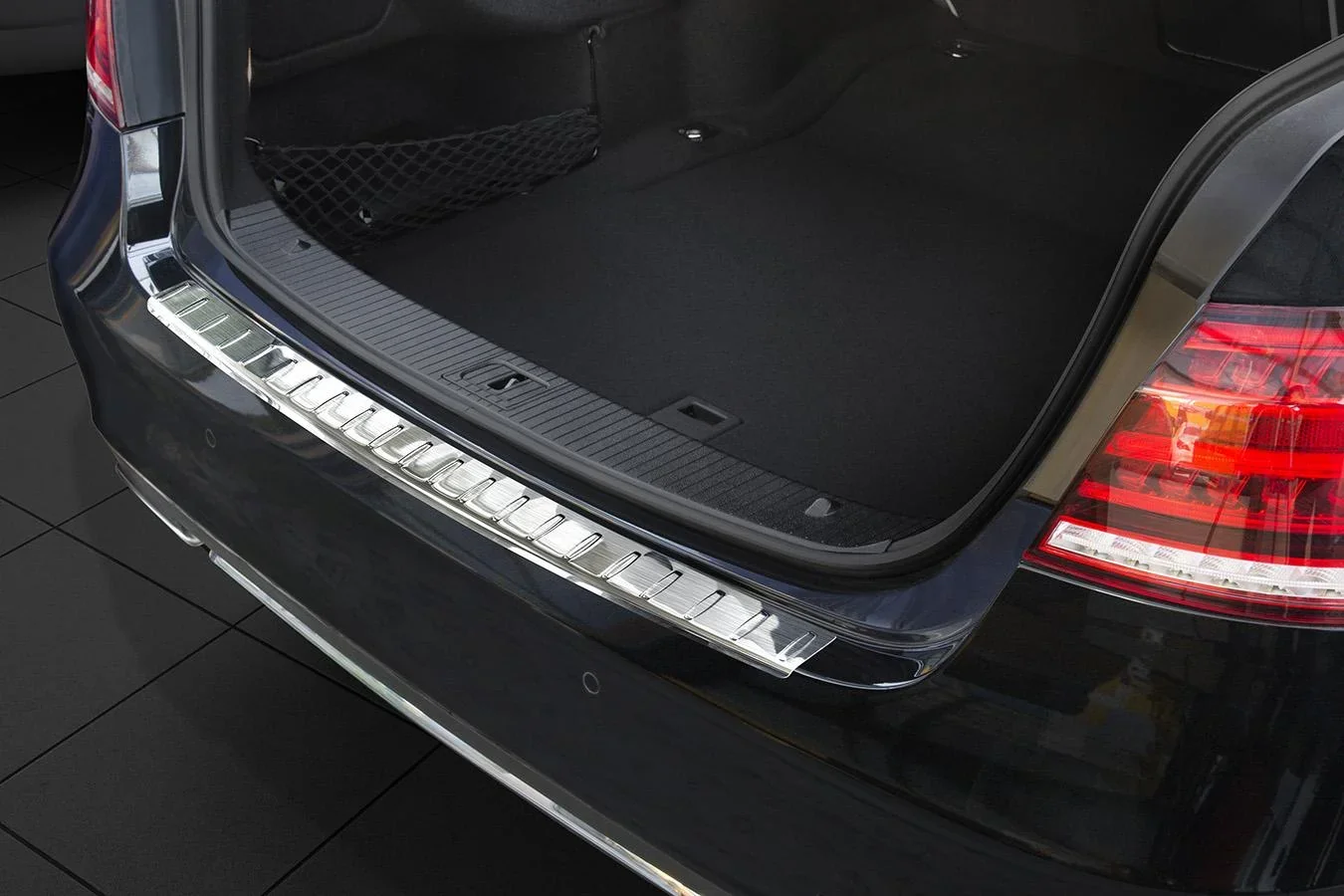 Ladekantenschutz für Mercedes E Klasse W212 FL Limousine, Baujahr 2013-2016 - 0