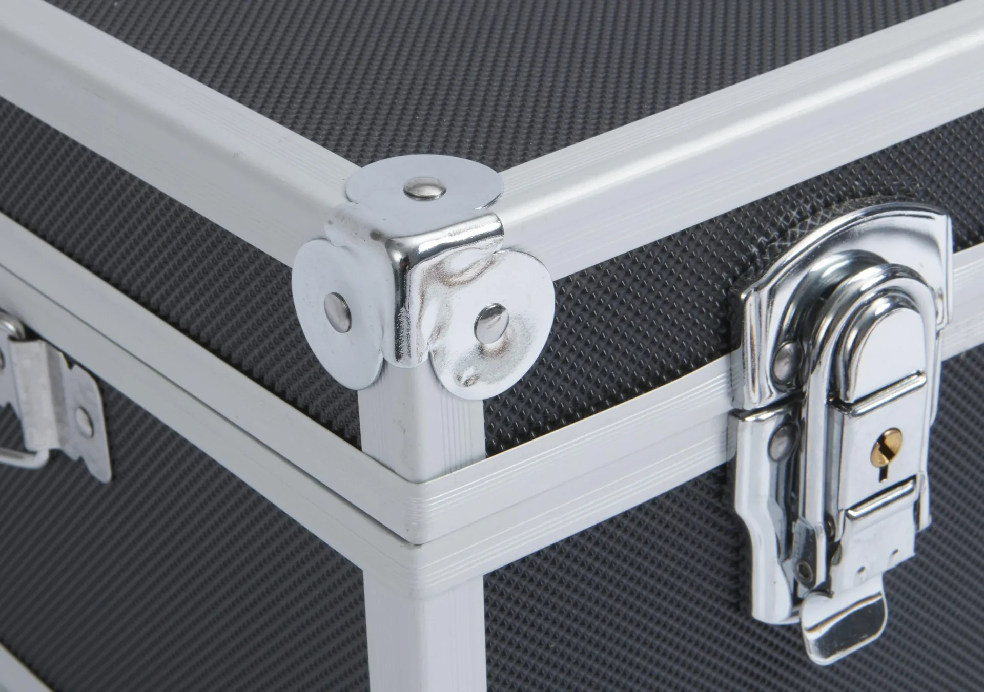 Werkzeugkoffer mit stabilem Aluminiumrahmen, inklusive herausnehmbarer Werkzeugeinlage und Trennstegen - 3