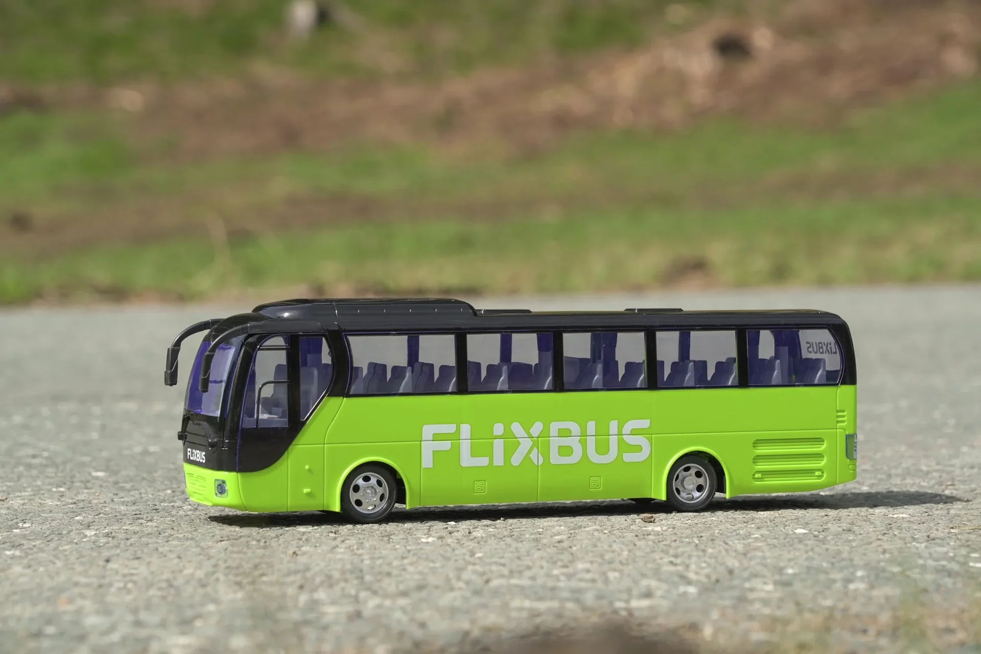 FlixBus 2.4 GHz 100% RTR - 2