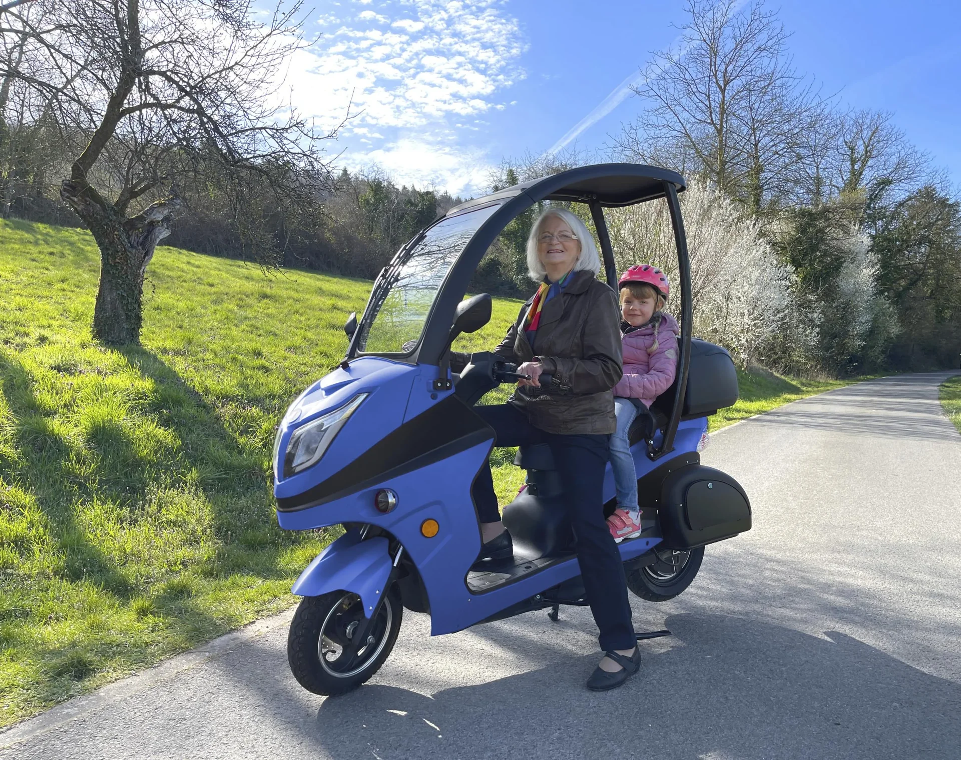 E-Kompaktroller "Lucca Duo", 25 km/h, Blau - 1