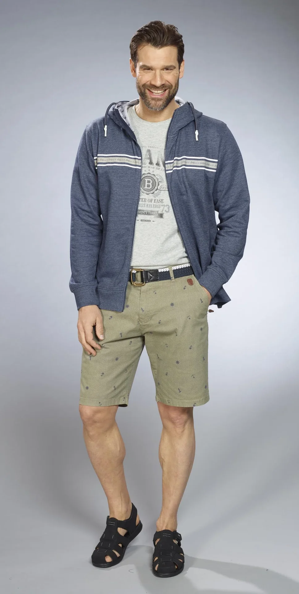 Kapuzenjacke, Farbe marine, Gr.M - 5