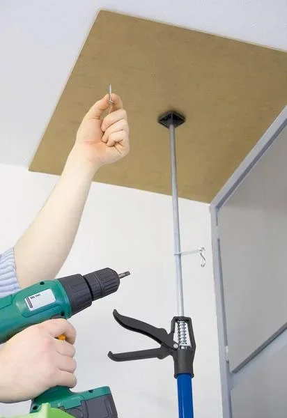 Schnellspannstütze bis 30 kg - Die dritte Hand - 3