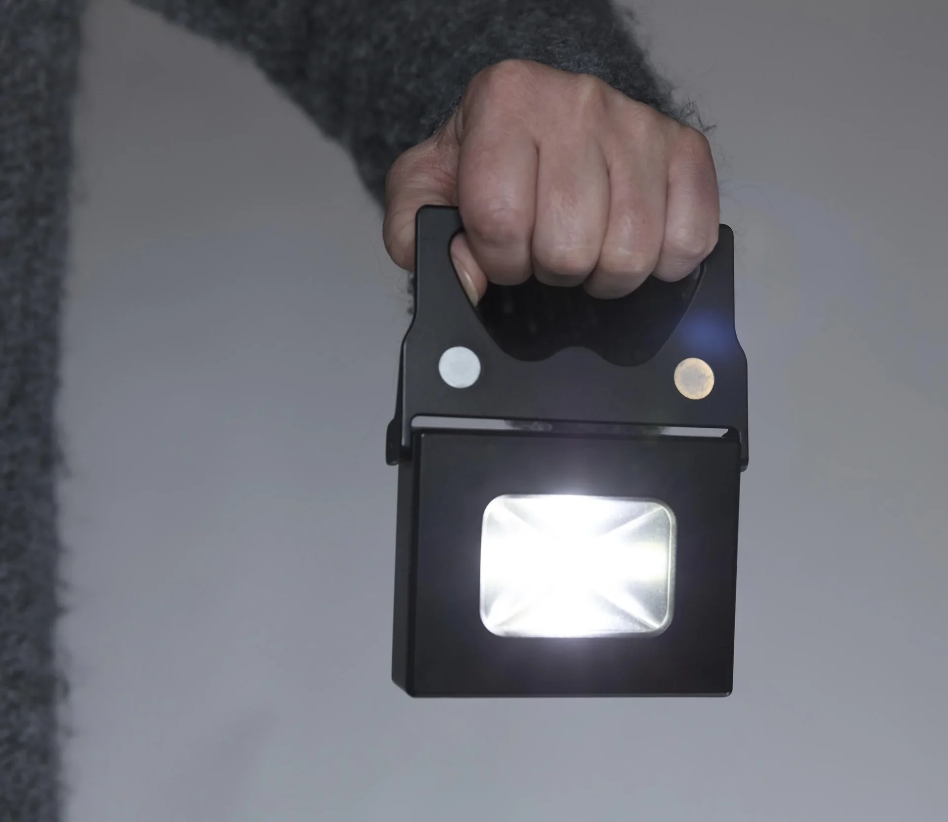 LED Akku Fluter mit Powerbank - 3