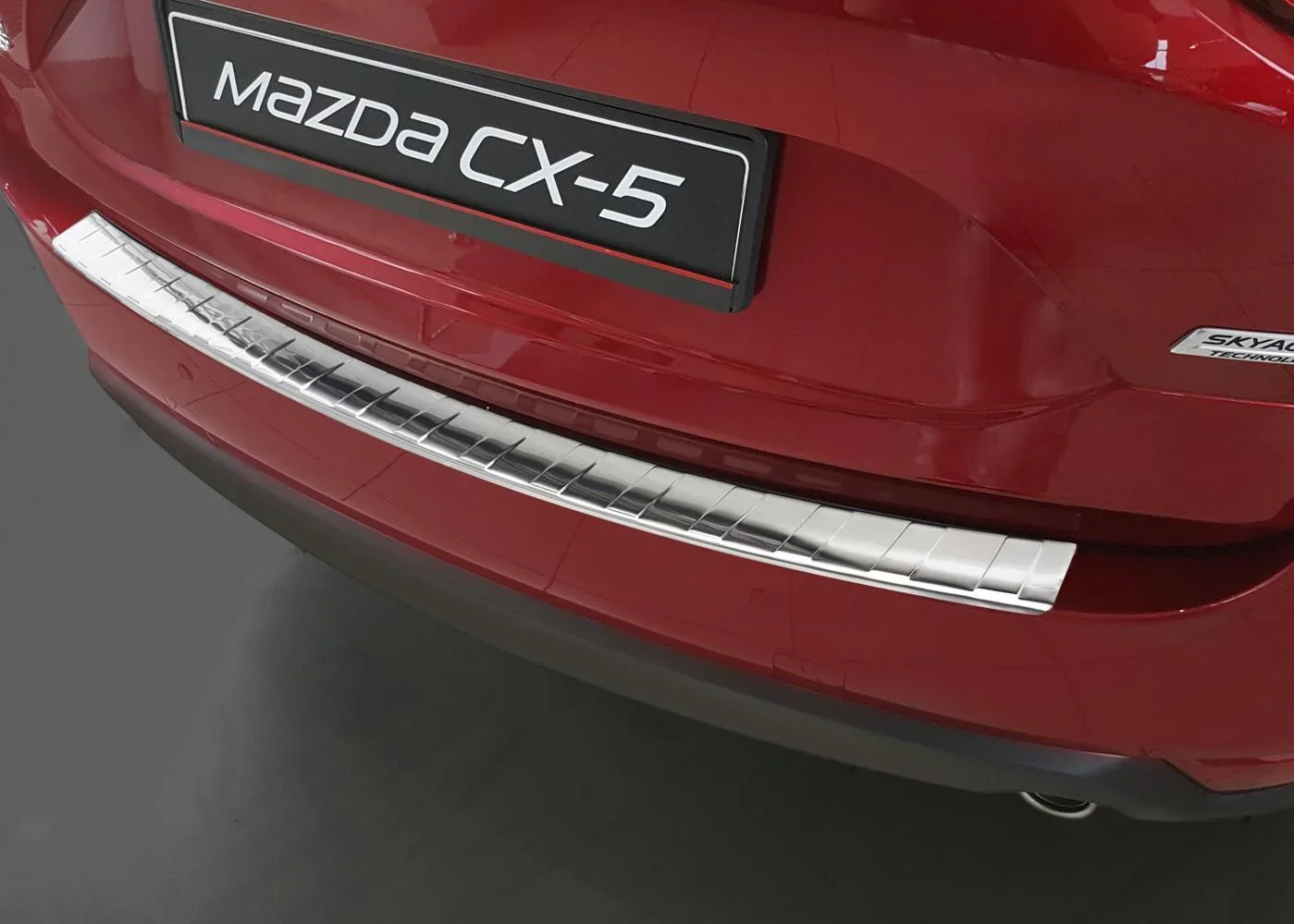 Ladekantenschutz Edelstahl für Mazda CX-5 II - Baujahr 05/2017 > - 1