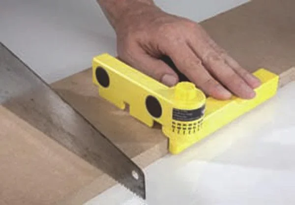 Magnetischer Winkel für Handsäge - 1