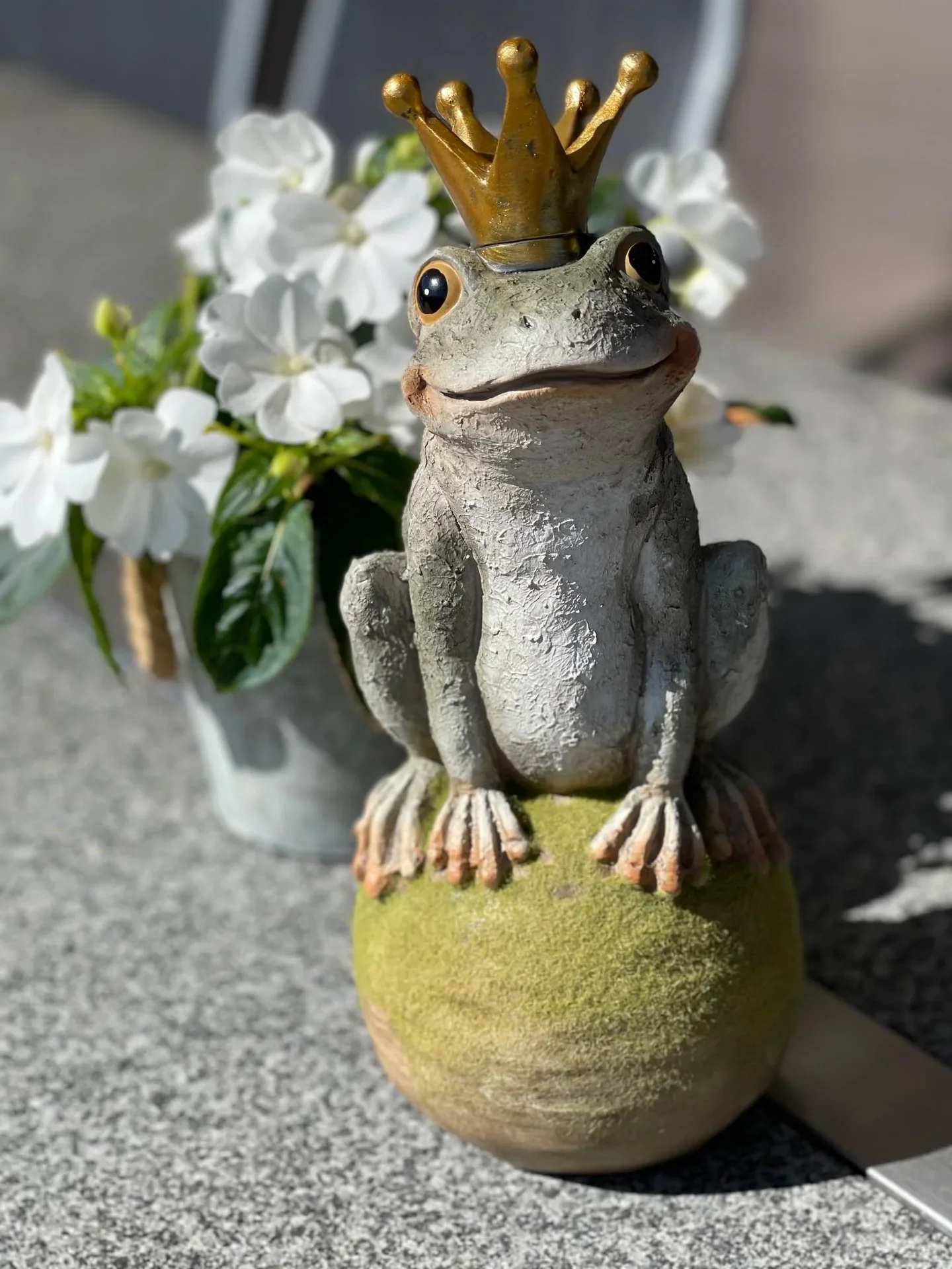 Froschkönig aus Polyresin - 1