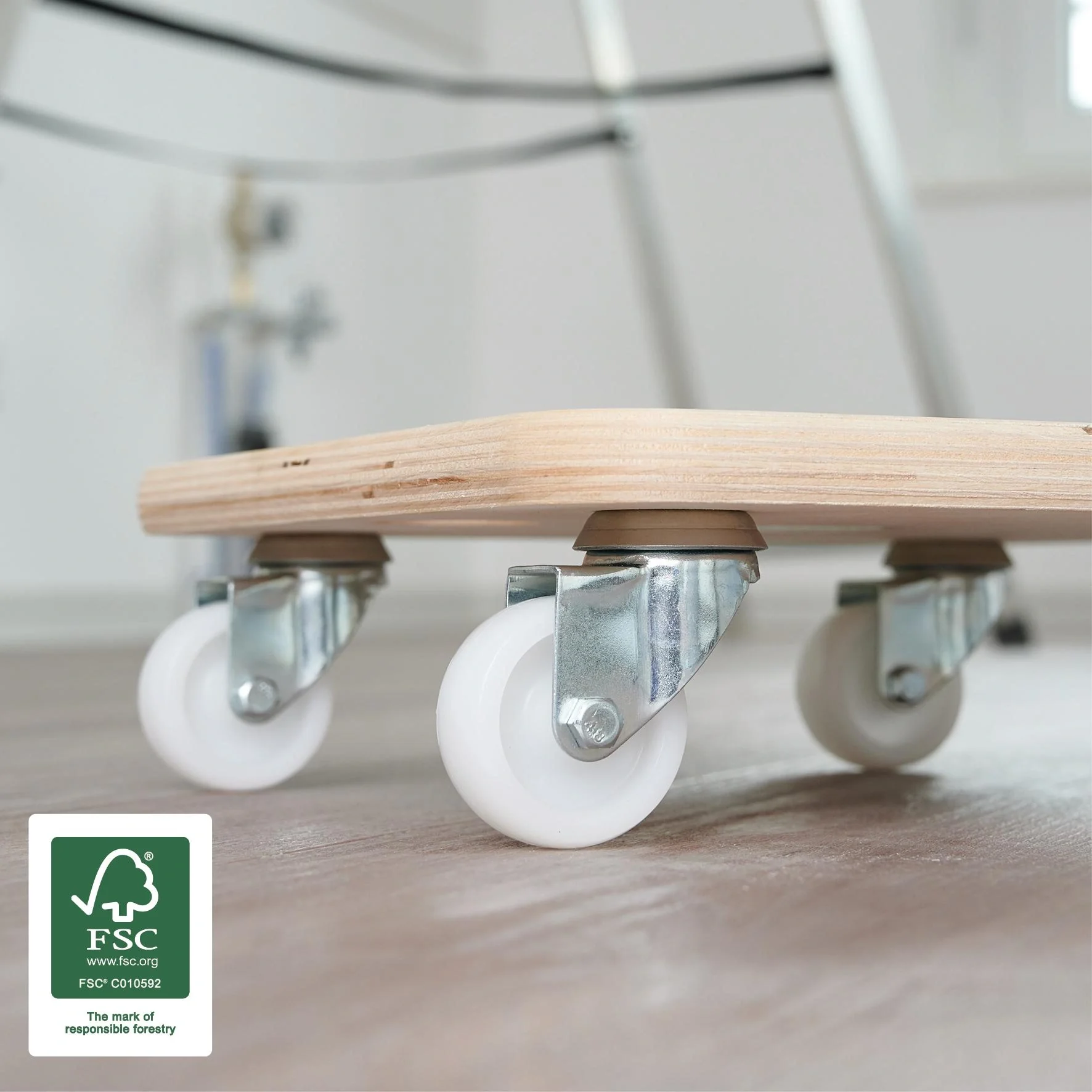 Transporthilfe MM 1352, 29 x 29 x 8,5 cm, harte Rollen Ø 50 mm, Gleitlager, Multiplex Birke FSC®, Tragkraft 250 kg - 8