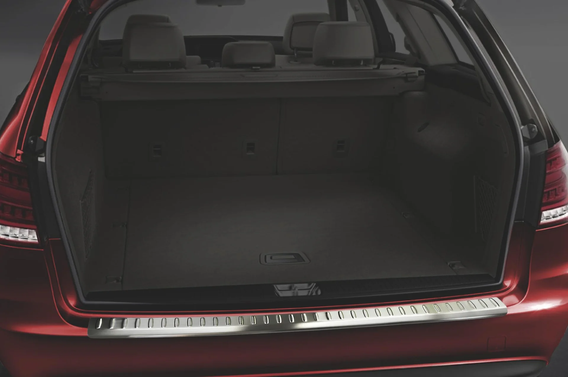 Edelstahl Ladekantenschutz Mercedes E Klasse W212 FL T-Model, Baujahr 2013-2016 - 1