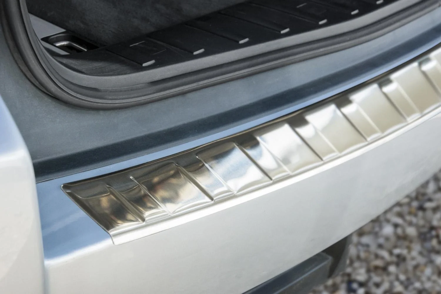 Ladekantenschutz Edelstahl für BMW X3 E83 ab Baujahr 2006-2010 - 2
