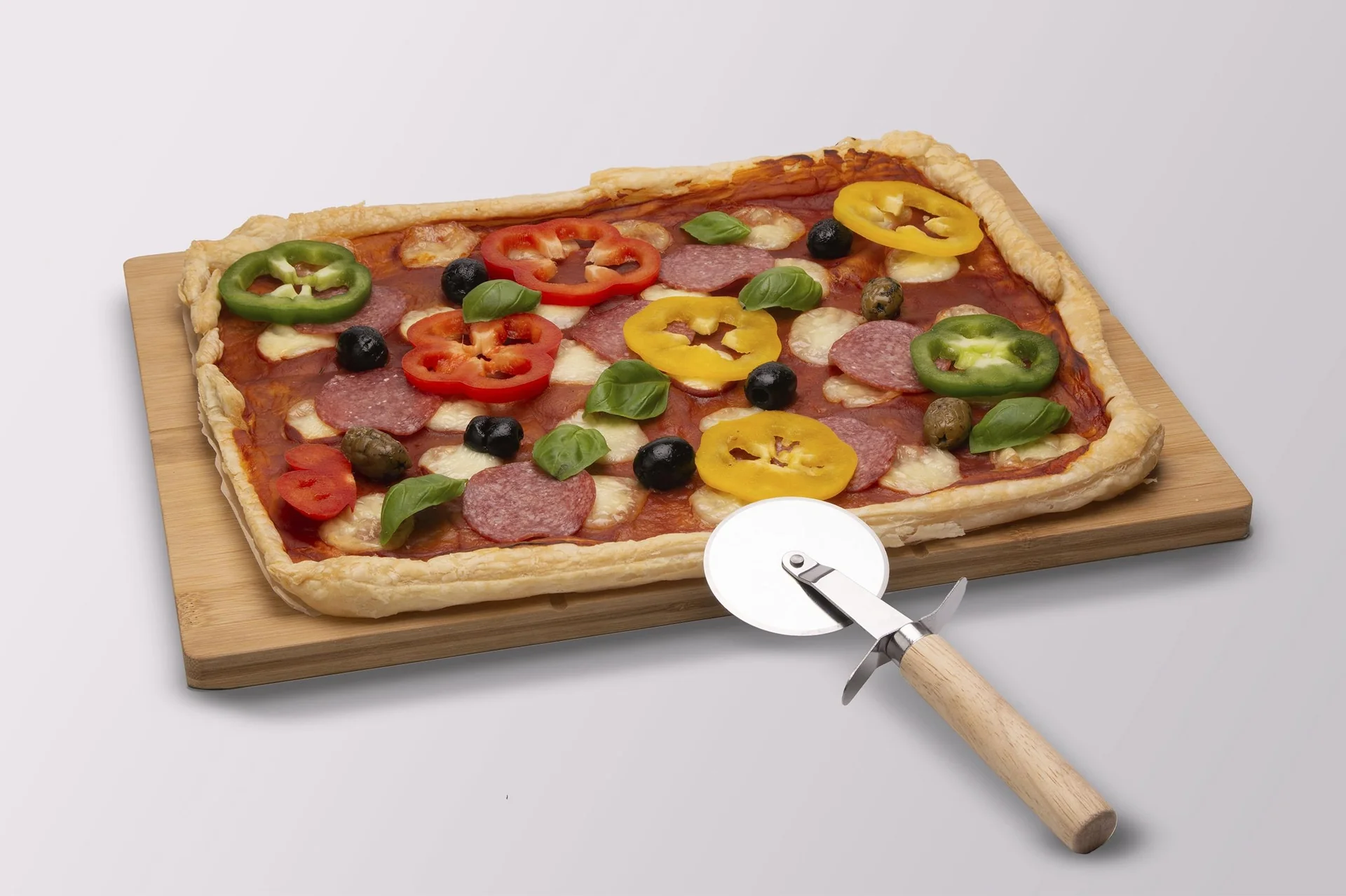 Pizzaschneidebrett mit Pizzaschneider - 4