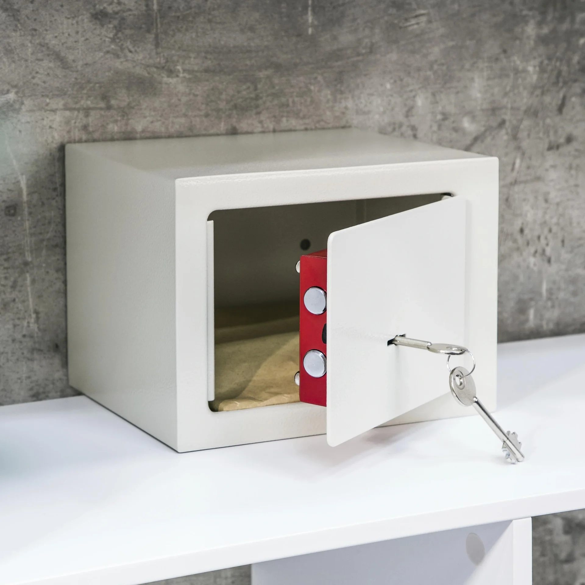 Safe mit zwei Schlüsseln - 3