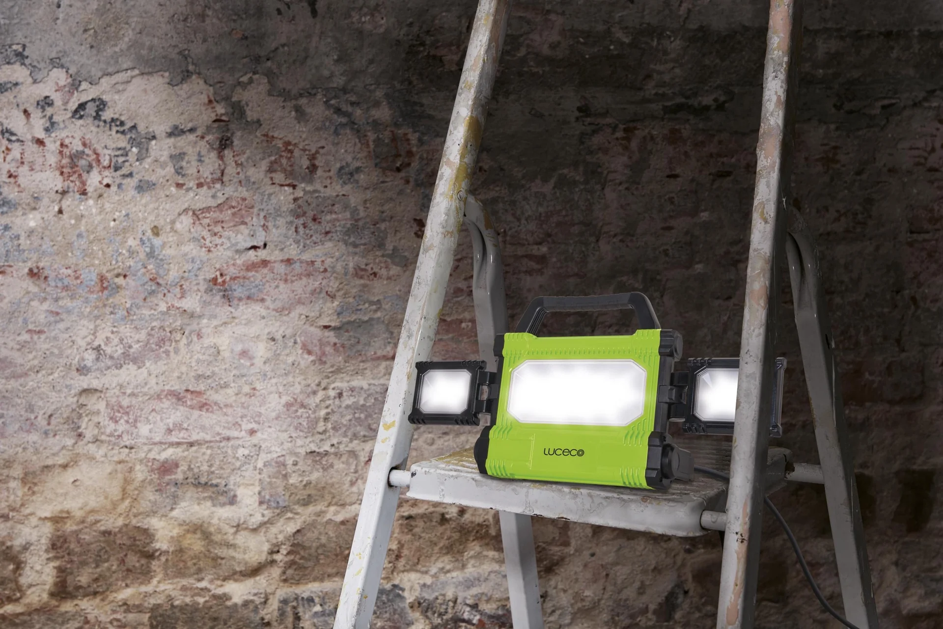 Schwenkbare LED Arbeitsleuchte mit 3 Leuchtflächen, 50 Watt - 7