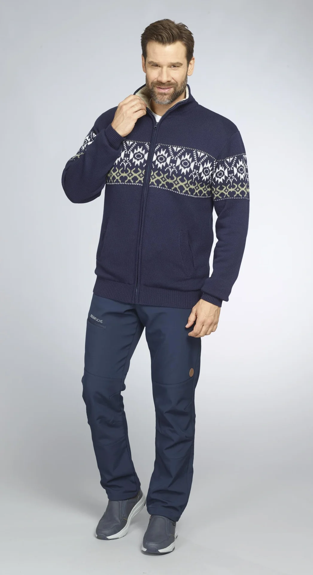 Strickjacke gefüttert, Farbe navy/grün, Gr.M - 12