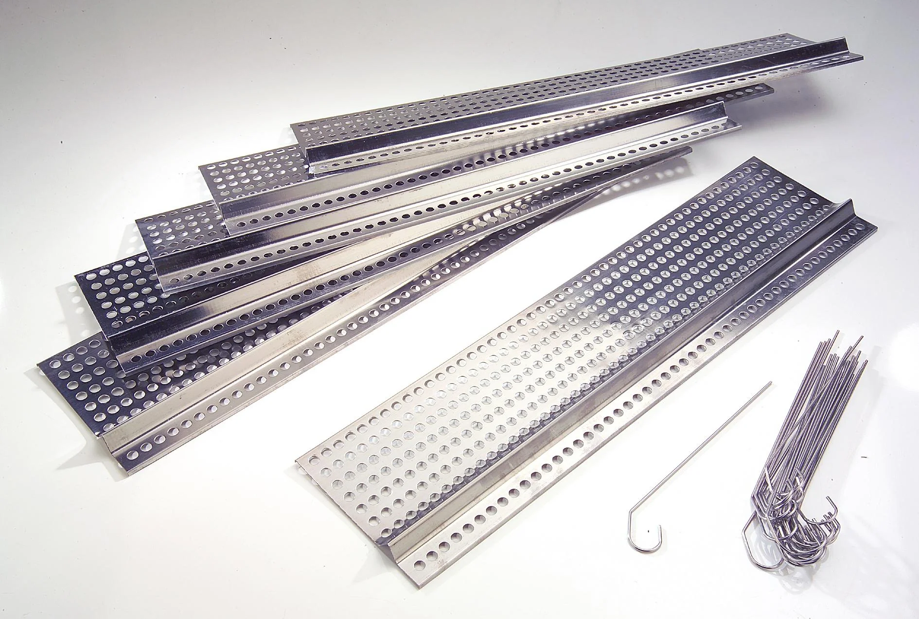 Edelstahl Dachrinnenschutz 6 Platten je 50 cm Länge/ 10 cm Tiefe - 6