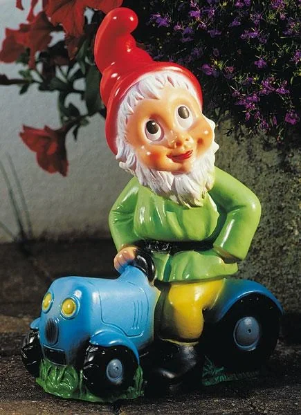 Zwerg auf Traktor 32 cm - 1