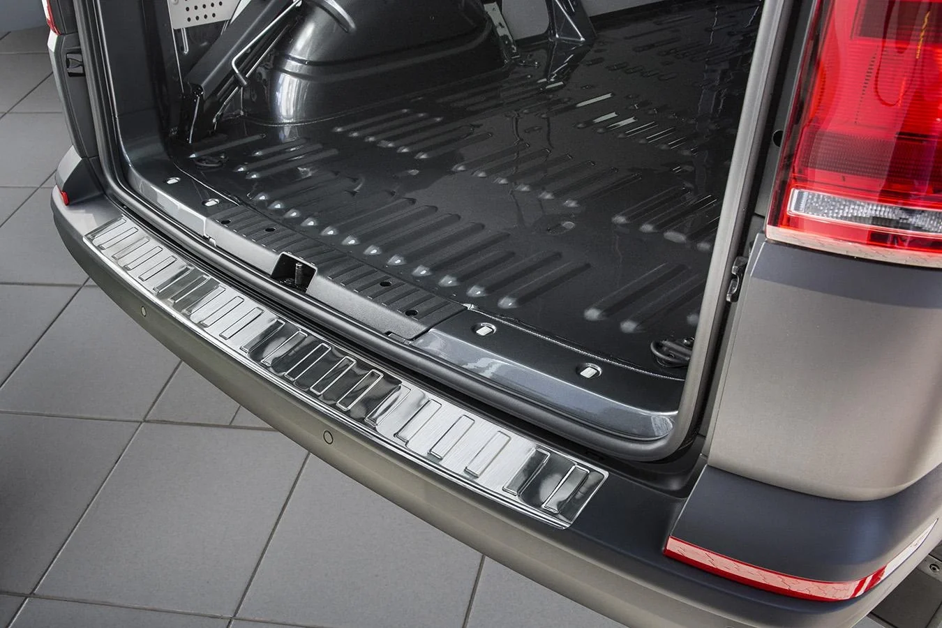 Ladekantenschutz für VW Transporter T6 Baujahr 2015-> - 2