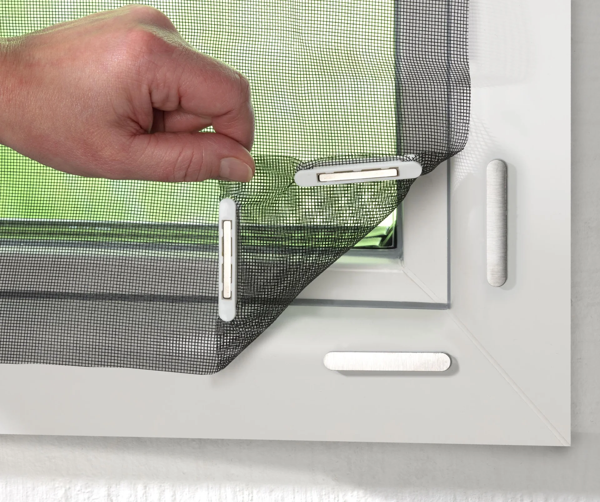 Fenster-Insektenschutz mit Magnetbefestigung - 3
