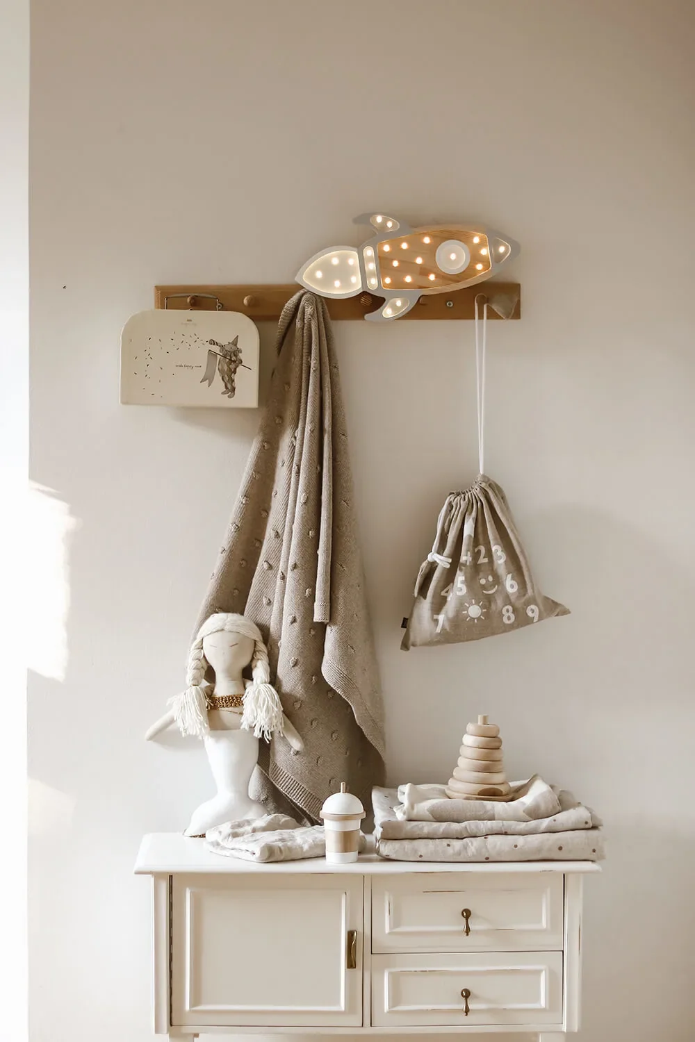little-lights-Led-Deko-Kinderlampe-Rakete-grau-467948_4.jpg