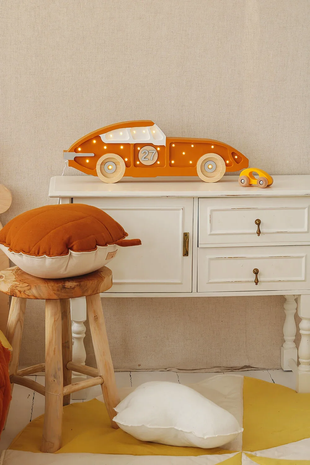 little-lights-Led-Deko-Kinderlampe-Rennwagen-senfgelb-465360_1.jpg
