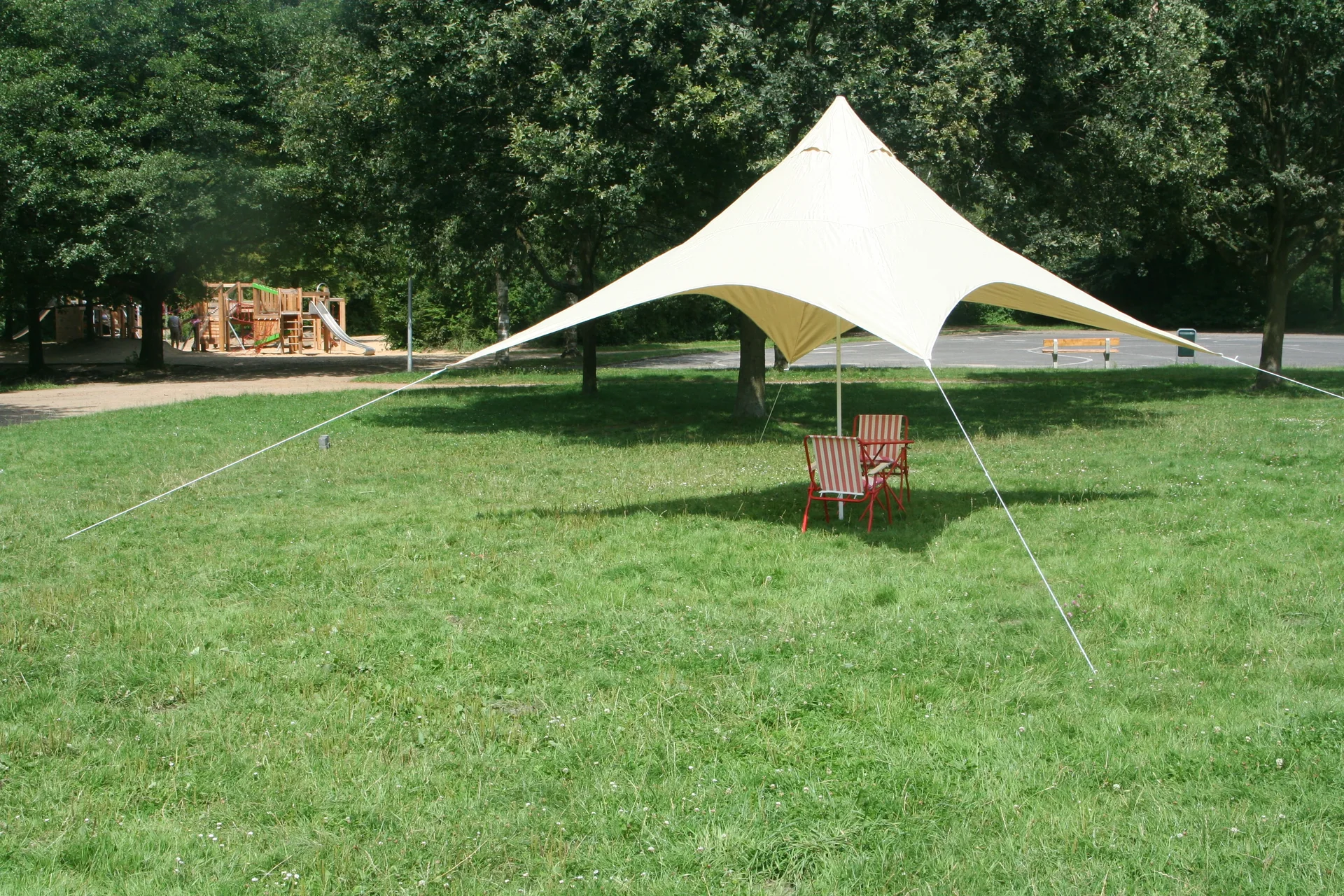 Viereck-Sonnensegel für Camping mit Stangen, sand, 400 x 400 cm - 1