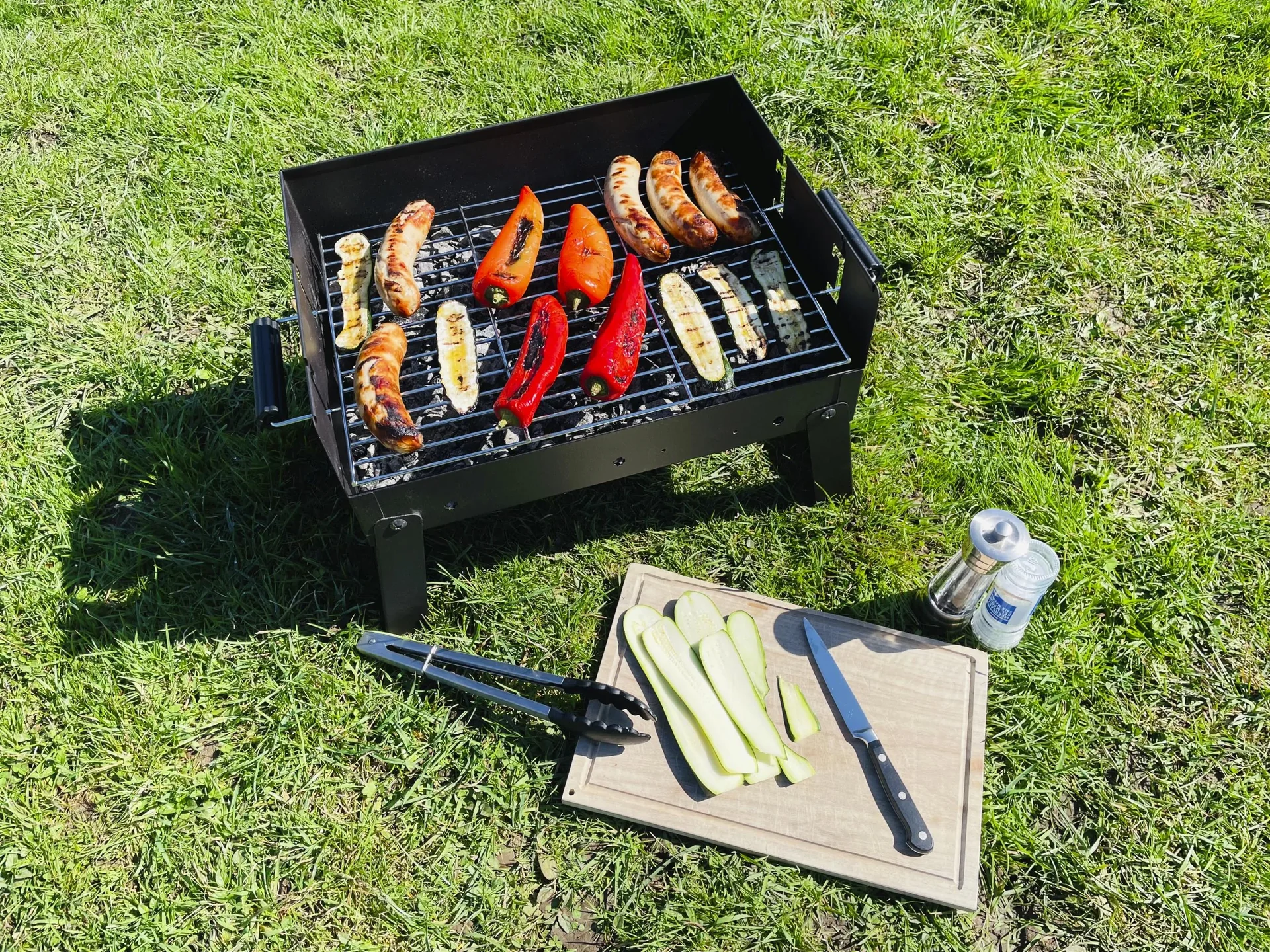 Portabler Holzkohlegrill CARVAO - 0