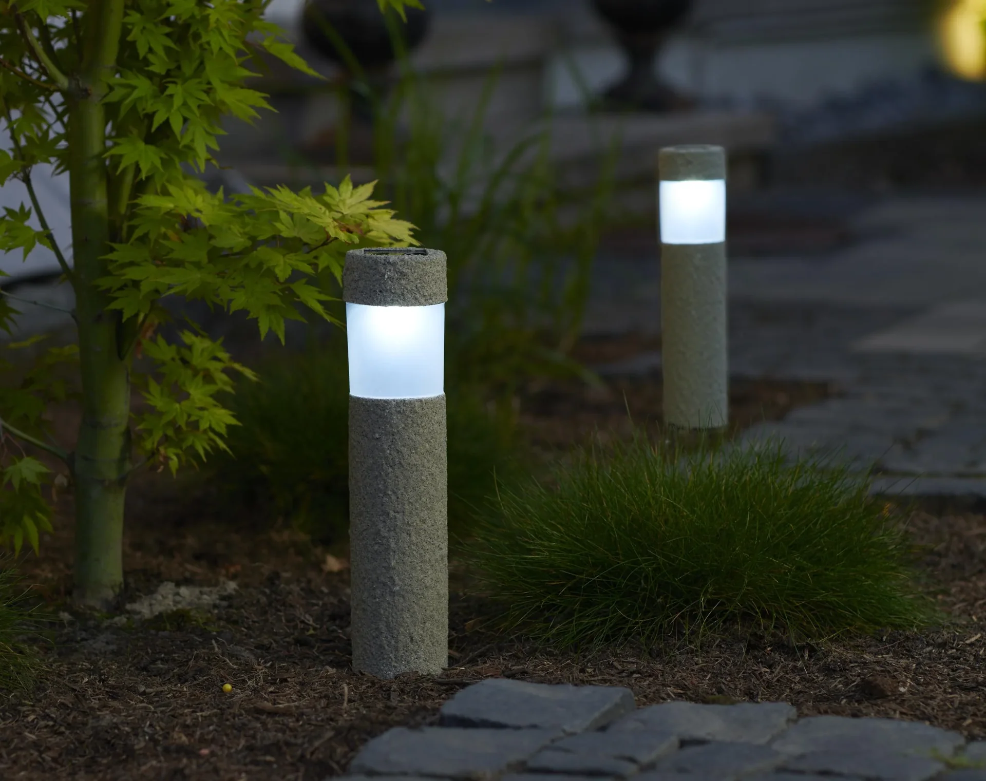 2er Set Solar Pollerleuchten in Steinoptik - 1