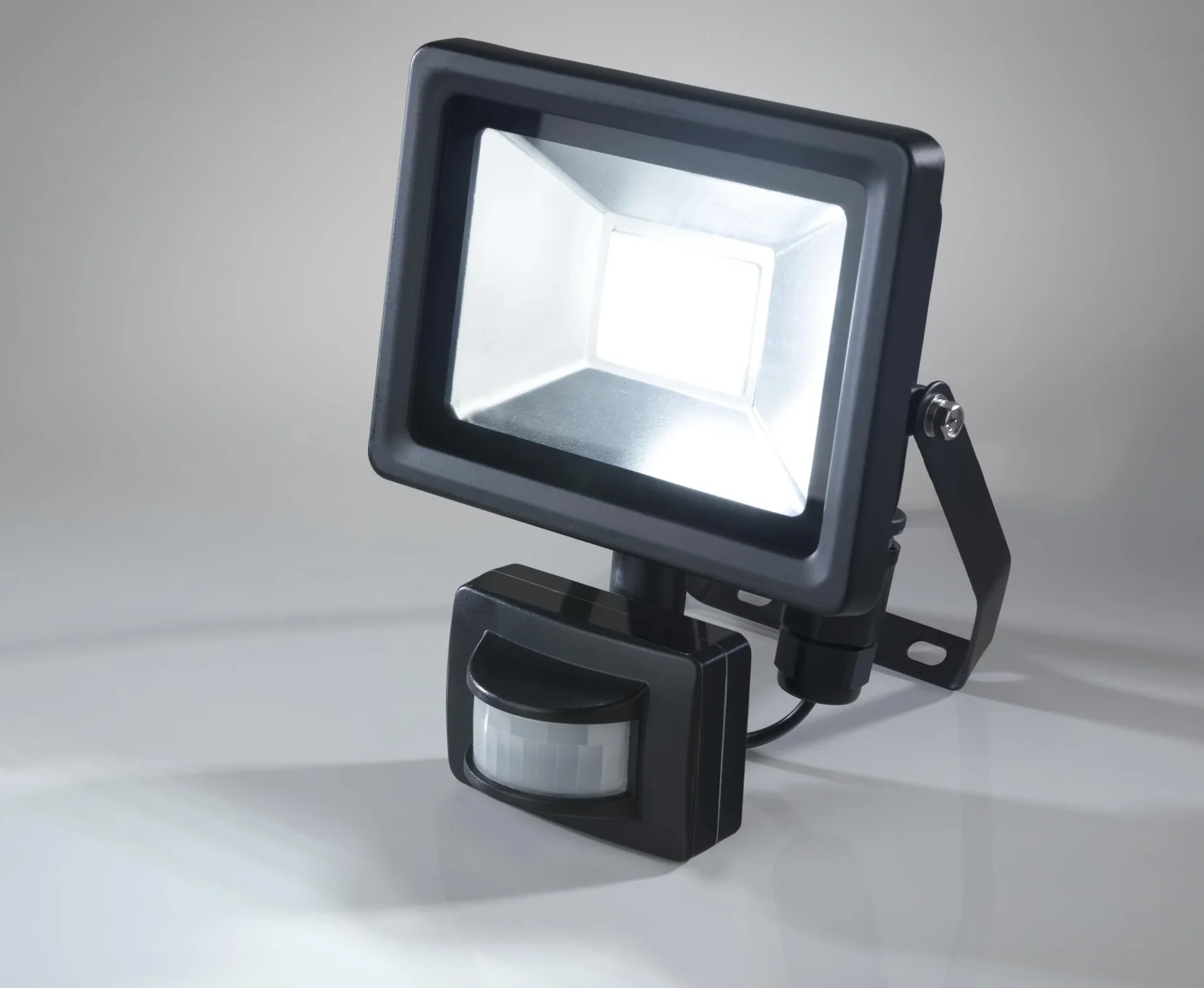 LED Fluter mit Bewegungsmelder, 20 Watt, 1600 Lumen, IP44 - 3
