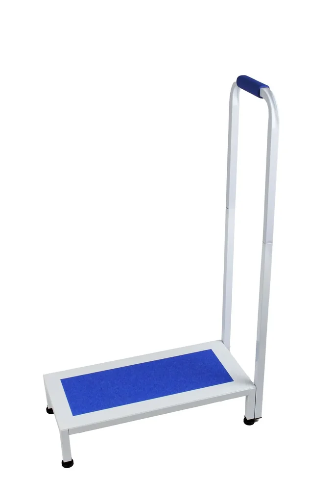 Trittstufe mit Haltegriff