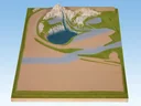 Anbauteil links - 69 x 100 cm, ca. 16 cm hoch, Spur N, Z, koloriert und begrast, auf Holzrahmen