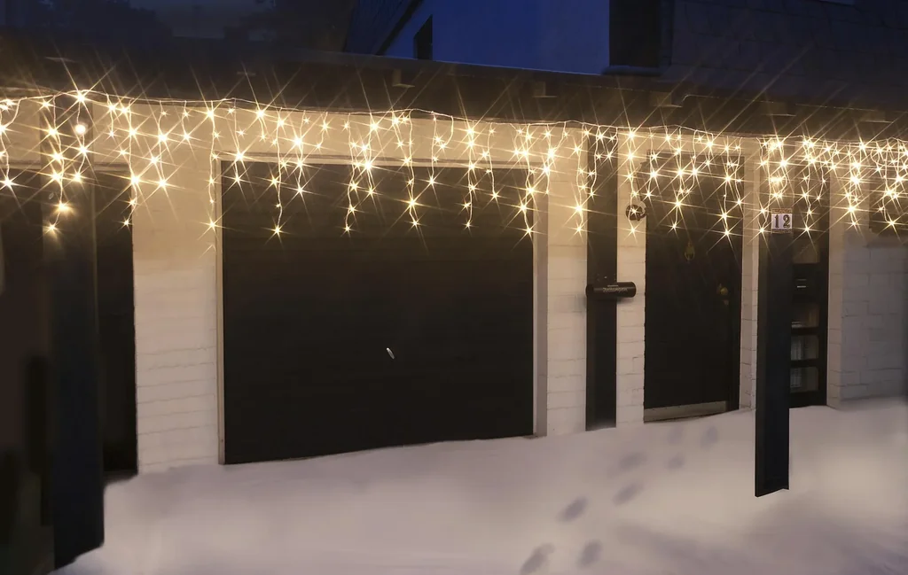 Eisregen Lichterkette mit 240 warmweißen LED - Länge 6 m