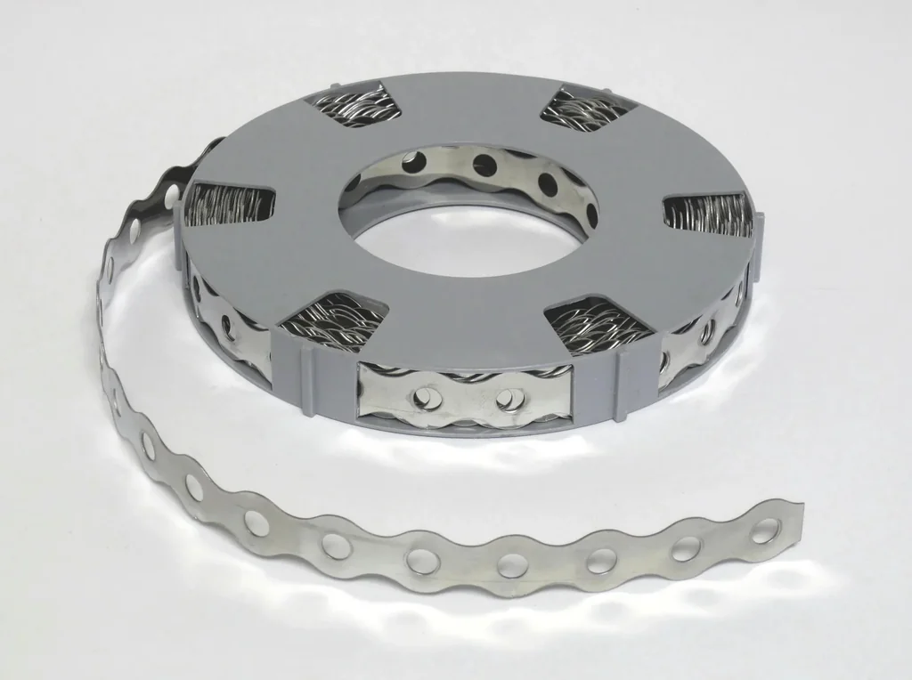 Lochband 19 mm x 10 m mit Kunststoff Ummantelung