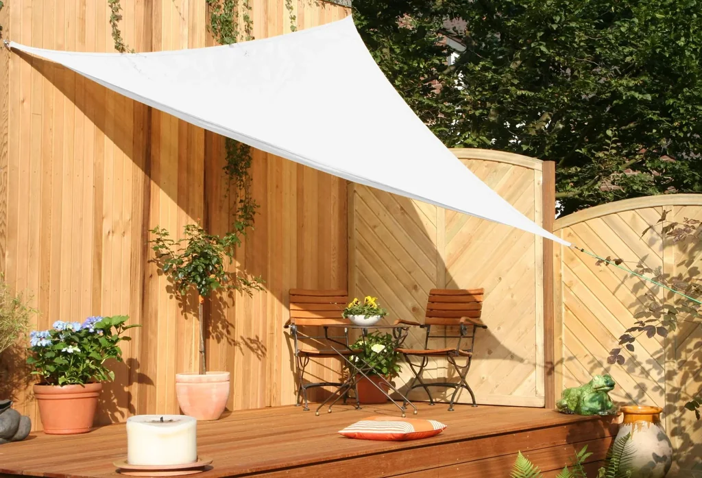Dreieck-Sonnensegel HDPE creme weiss 500 x 500 x 500cm