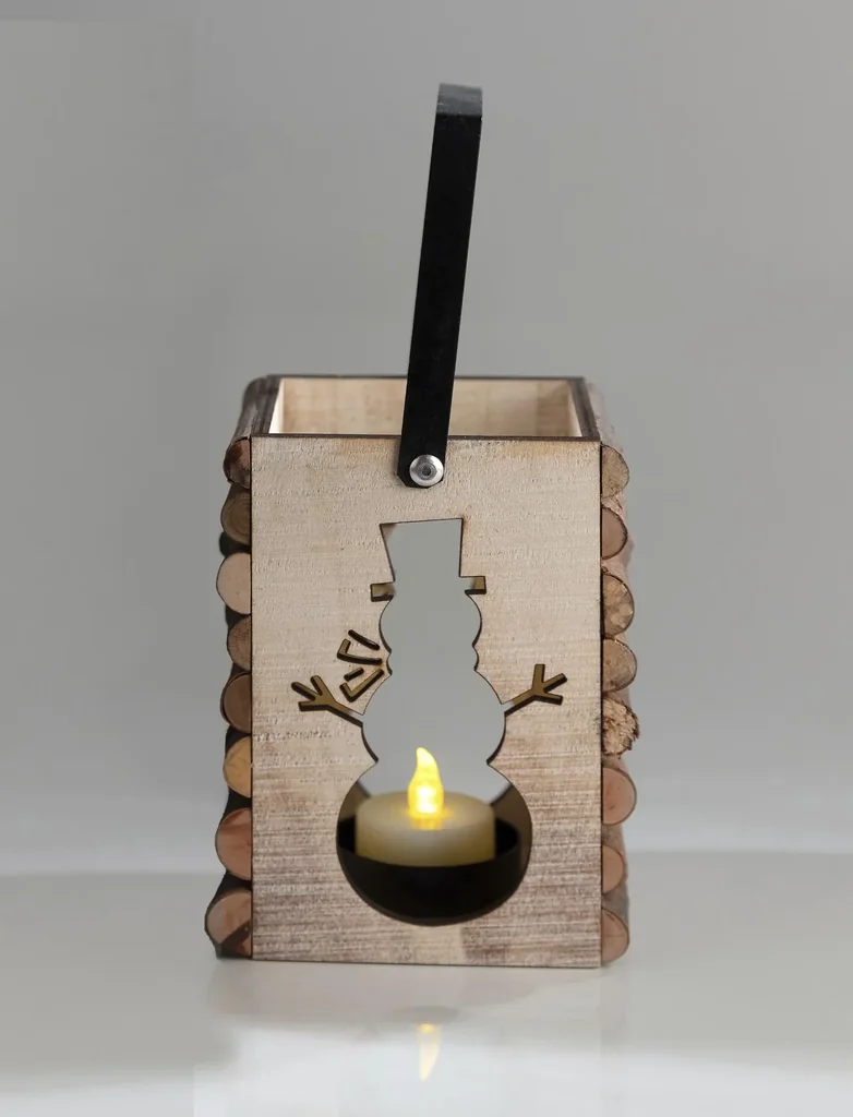 LED Holzleuchter Schneemann