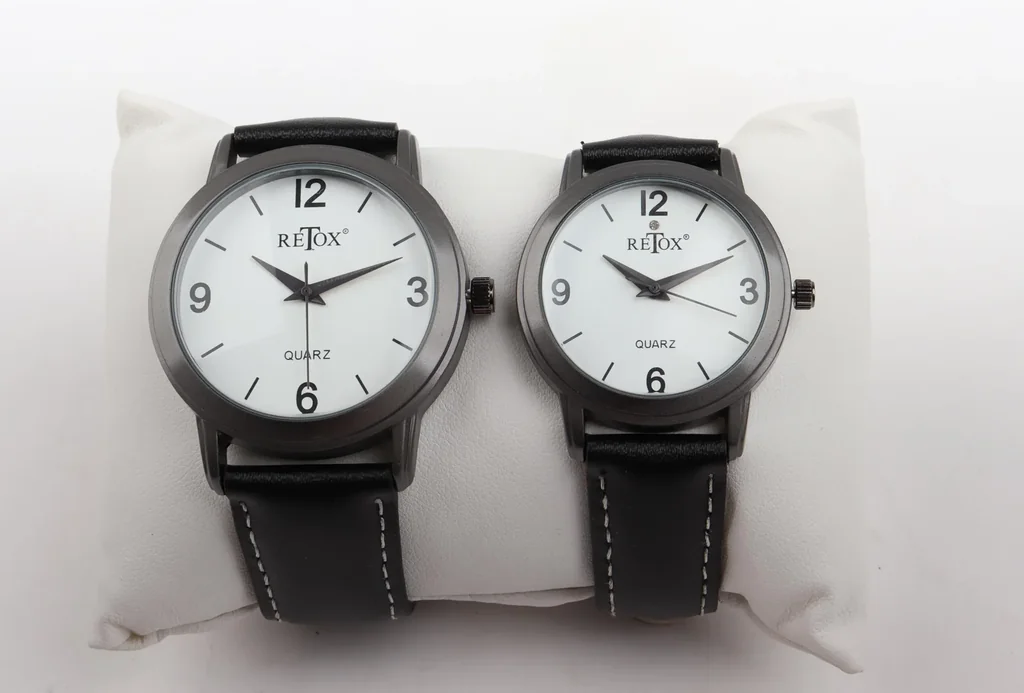 Uhren Set für Sie und Ihn in Titanoptik und Echtleder-Armband