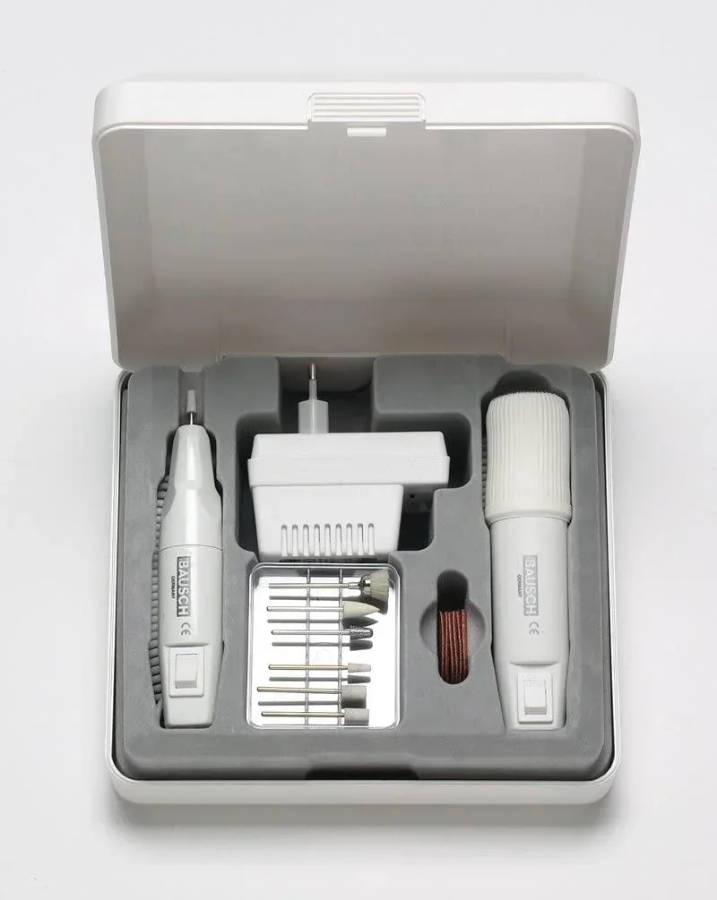 Beauty-Set, Elektrisches Maniküre-/Pediküregerät und Hornhautschleifer "Pedipeel", im Schalenkoffer,17-teilig