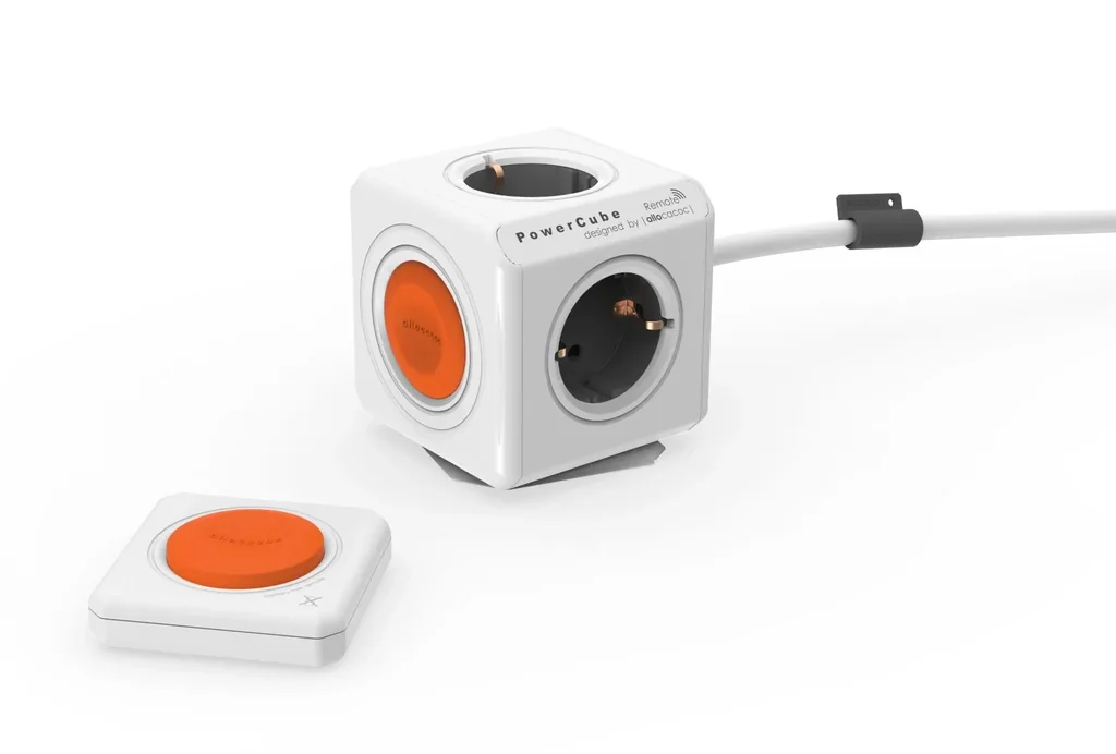 PowerCube Extended Remote mit 4 Steckdosen und Fernbedienung