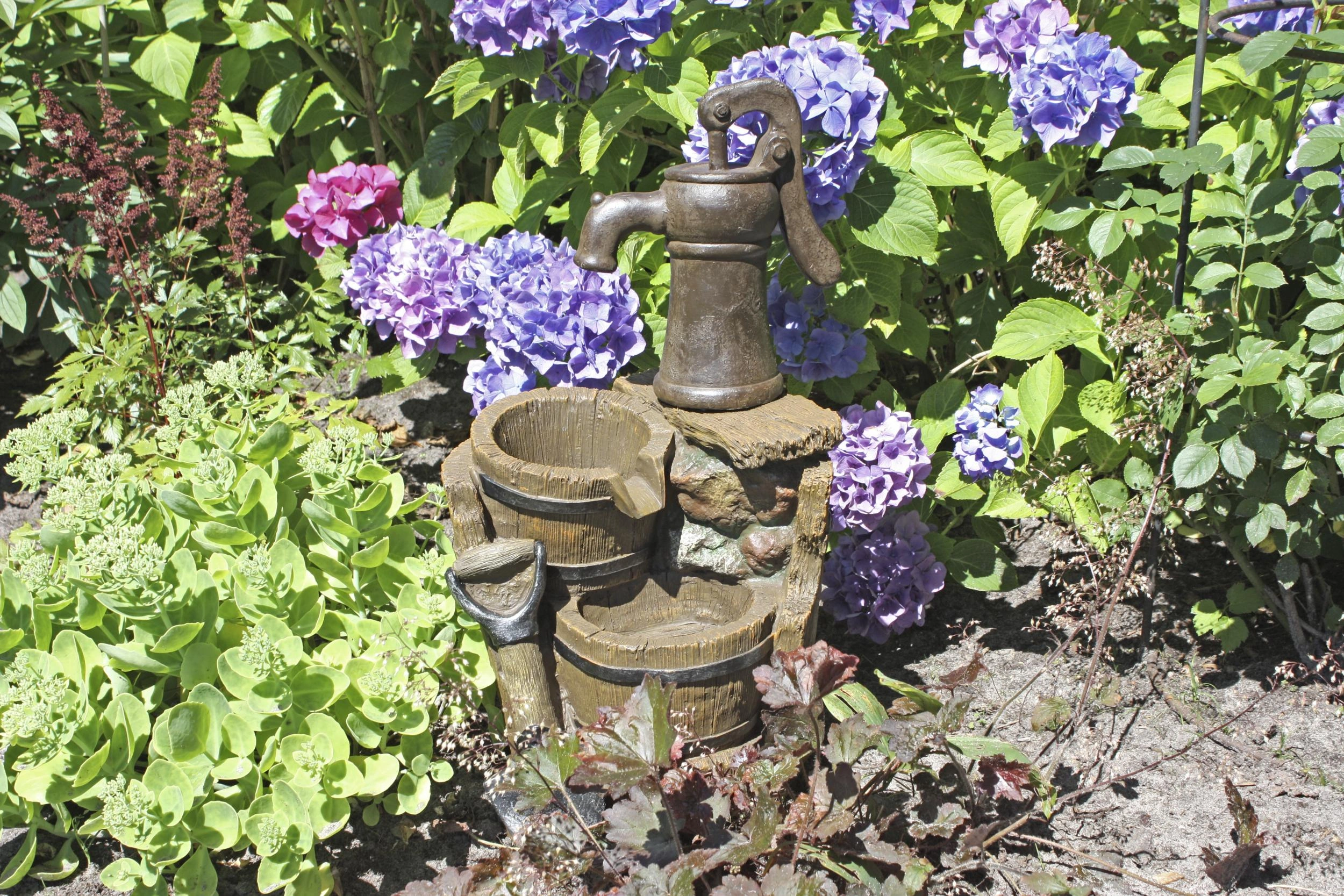 Garden Fountain Solar Bild