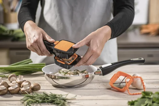 "5 in 1 Gemüseschneider „Nicer Dicer Quick“, Handgerät, Schwarz/ Orange, 5-teilig image"
