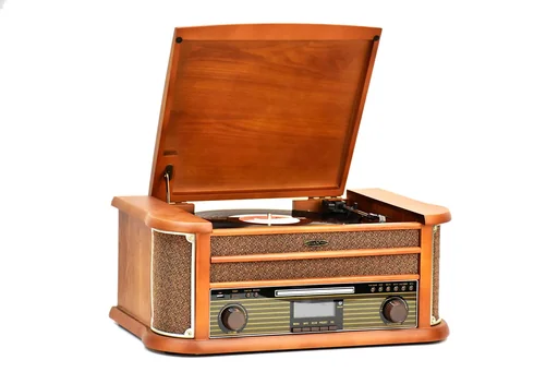 "Retro HiFi System mit Platten-/CD-/Kassettenspieler, DAB+/UKW-Radio, Bluetooth und Encoding image"