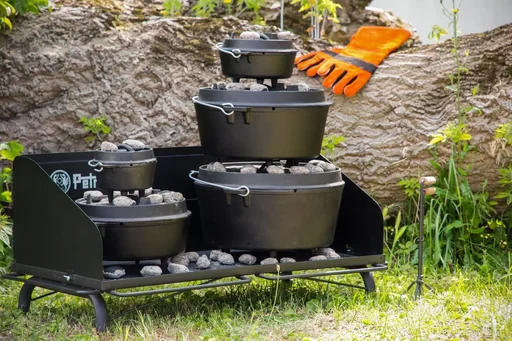 "Feuertopf Tisch image"